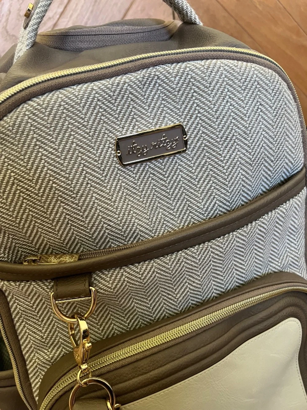 ITZY RITZY Boss Plus™ Large Diaper Bag Backpack in Vanilla Latte
